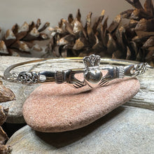 Load image into Gallery viewer, Pure Romance Irish Claddagh Bracelet