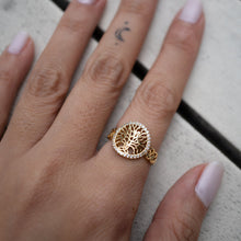 Load image into Gallery viewer, Celtic Tree of Life™ 18K Yellow Gold Diamond Ring