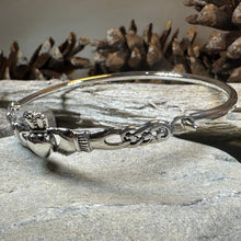 Load image into Gallery viewer, Pure Romance Irish Claddagh Bracelet