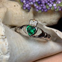 Load image into Gallery viewer, Emerald Meadow Claddagh Ring