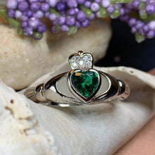 Load image into Gallery viewer, Emerald Meadow Claddagh Ring