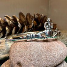 Load image into Gallery viewer, Ballisodare Claddagh Bracelet