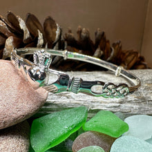 Load image into Gallery viewer, Laune Claddagh Bracelet