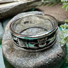 Load image into Gallery viewer, Celtic Claddagh Band Ring