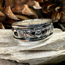 Load image into Gallery viewer, Celtic Claddagh Band Ring