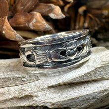 Load image into Gallery viewer, Celtic Claddagh Band Ring