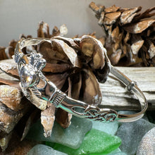 Load image into Gallery viewer, Knotwork Claddagh Bangle Bracelet