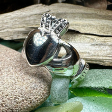 Load image into Gallery viewer, Nobility Claddagh Ring