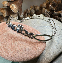 Load image into Gallery viewer, Elegant Irish Claddagh Bracelet