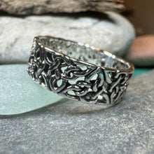 Load image into Gallery viewer, Trinity Knot Band Ring