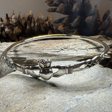 Load image into Gallery viewer, Pure Romance Irish Claddagh Bracelet
