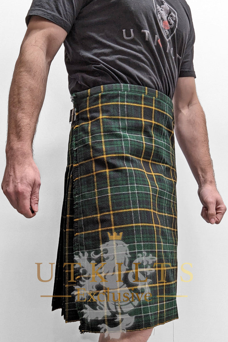 Traditional Kilt – Standard Wool, Irish Black – Celtic Reader