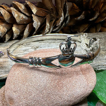Load image into Gallery viewer, Ballisodare Claddagh Bracelet
