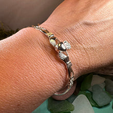 Load image into Gallery viewer, Laune Claddagh Bracelet
