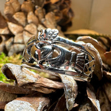 Load image into Gallery viewer, Eternally Celtic Claddagh Band Ring
