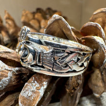 Load image into Gallery viewer, Eternally Celtic Claddagh Band Ring
