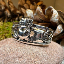 Load image into Gallery viewer, Eternally Celtic Claddagh Band Ring
