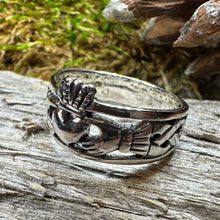 Load image into Gallery viewer, Eternally Celtic Claddagh Band Ring
