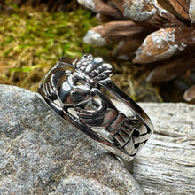 Load image into Gallery viewer, Eternally Celtic Claddagh Band Ring
