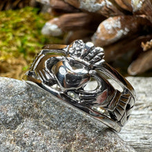 Load image into Gallery viewer, Eternally Celtic Claddagh Band Ring

