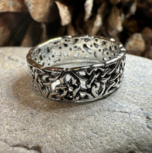 Load image into Gallery viewer, Trinity Knot Band Ring
