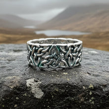 Load image into Gallery viewer, Trinity Knot Band Ring
