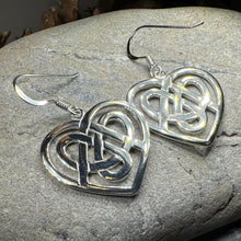 Load image into Gallery viewer, Gràidhear Celtic Heart Earrings
