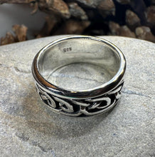 Load image into Gallery viewer, "Geall" Celtic Promise Ring

