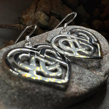 Load image into Gallery viewer, Gràidhear Celtic Heart Earrings
